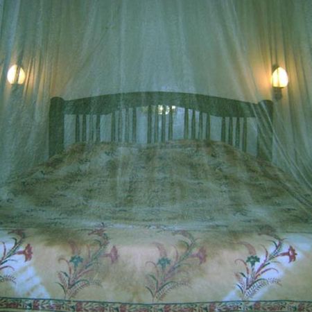 Palm Garden Home Stay Deiyannewela Quarto foto